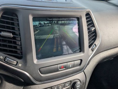 Used 2022 Jeep Cherokee Latitude image 20