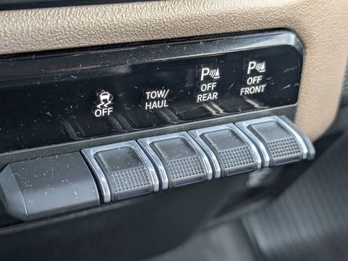 Used 2022 RAM 1500 Laramie image 25