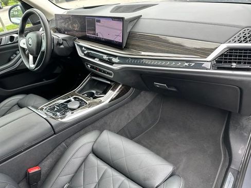 Used 2024 BMW X7 xDrive40i AWD/4WD image 31