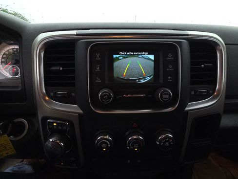 Used 2019 RAM 1500 Classic SLT AWD/4WD image 12