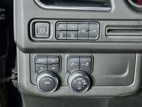 Certified 2022 GMC Yukon XL AT4 AWD/4WD image 10