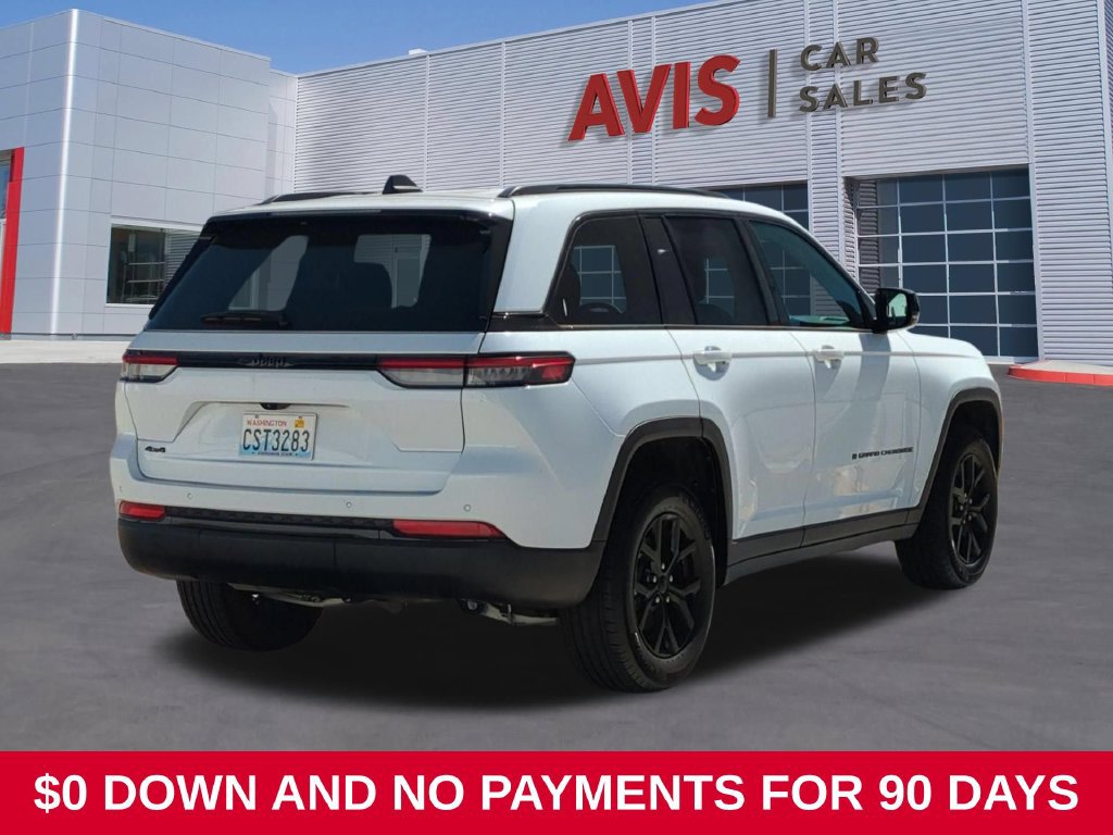 Used 2025 Jeep Grand Cherokee Altitude AWD/4WD image 5