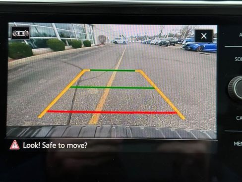 Used 2023 Volkswagen Tiguan SE R-Line image 19