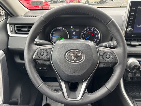 Used 2022 Toyota RAV4 XLE w/ Convenience Package AWD/4WD image 12