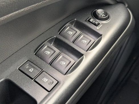 Used 2022 Chevrolet Colorado LT RWD image 25
