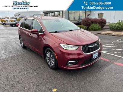 Used 2021 Chrysler Pacifica Touring-L
