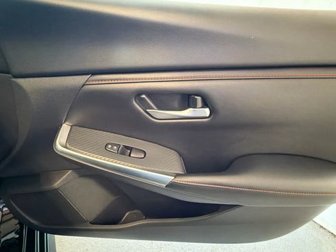 Used 2025 Nissan Sentra SR FWD image 26