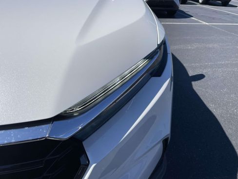 Used 2024 Honda CR-V EX image 10