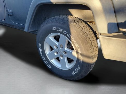 Used 2017 Jeep Wrangler Unlimited Sport w/ Quick Order Package 24S image 28