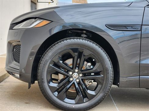 Used 2025 Jaguar F-PACE R-Dynamic S image 6