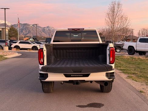 Used 2020 GMC Sierra 2500 Denali w/ Denali Ultimate Package AWD/4WD image 11