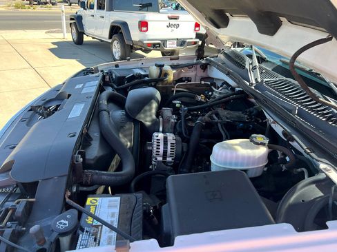 Used 2005 Chevrolet Silverado 3500 4x4 Extended Cab w/ Snow Plow Prep Package image 25