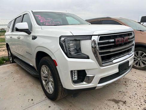 Used 2021 GMC Yukon XL SLT w/ Rear Media and Nav Package image 2