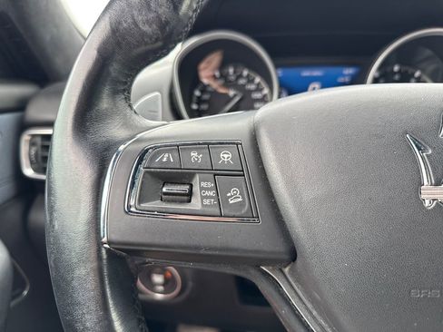 Used 2019 Maserati Levante GranLusso AWD/4WD image 19