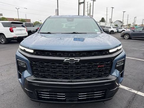 Used 2024 Chevrolet Traverse RS FWD image 2