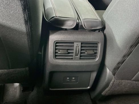 Used 2023 Nissan Rogue SV AWD/4WD image 25