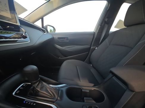 Certified 2025 Toyota Corolla LE FWD image 10