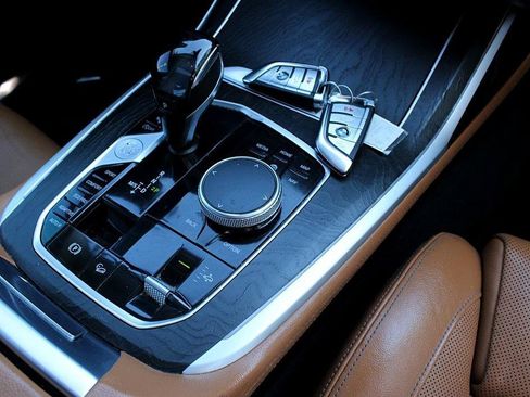 Used 2020 BMW X7 xDrive40i w/ Premium Package image 26