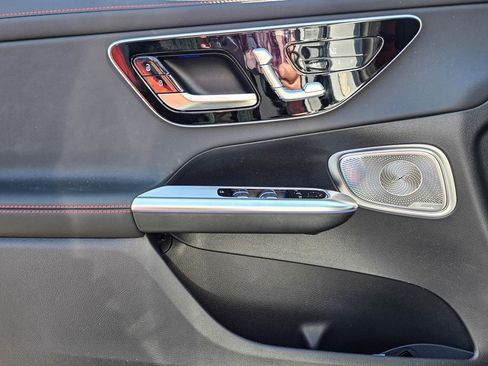 New 2025 Mercedes-Benz GLC 43 AMG 4MATIC image 7