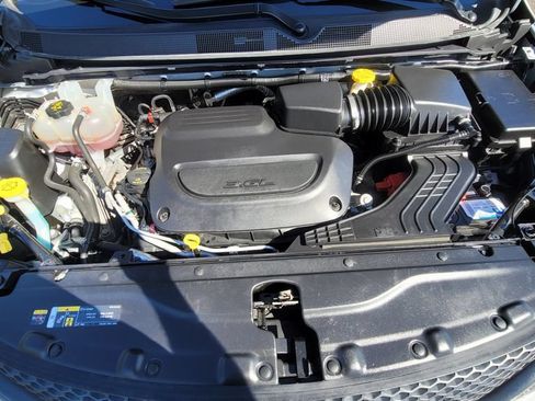 Used 2023 Chrysler Voyager LX FWD image 17