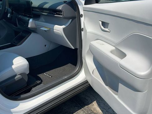 New 2025 Hyundai Kona SEL image 32