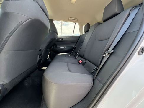 Used 2024 Toyota Corolla Cross LE FWD image 19