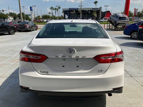 Used 2019 Toyota Camry LE FWD image 9