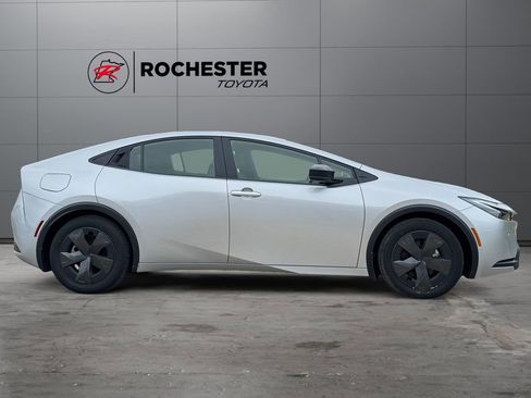 Used 2024 Toyota Prius Prime FWD image 6