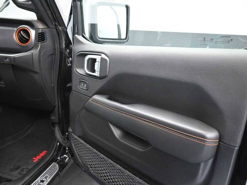 Used 2021 Jeep Gladiator Mojave AWD/4WD image 16