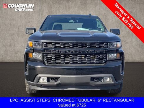 Used 2019 Chevrolet Silverado 1500 Custom w/ Custom Value Package image 2