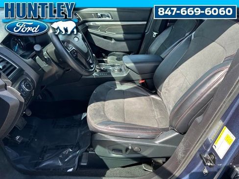 Used 2019 Ford Explorer XLT w/ Equipment Group 202A AWD/4WD image 18