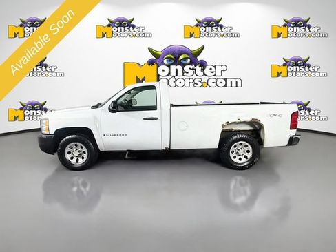 Used 2009 Chevrolet Silverado 1500 W/T w/ Skid Plate Package AWD/4WD image 8