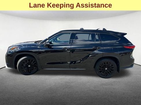 Used 2023 Toyota Highlander XSE AWD/4WD image 6