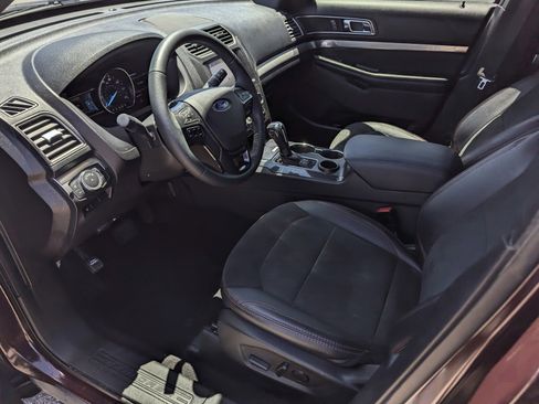 Used 2019 Ford Explorer XLT w/ Equipment Group 202A FWD image 10