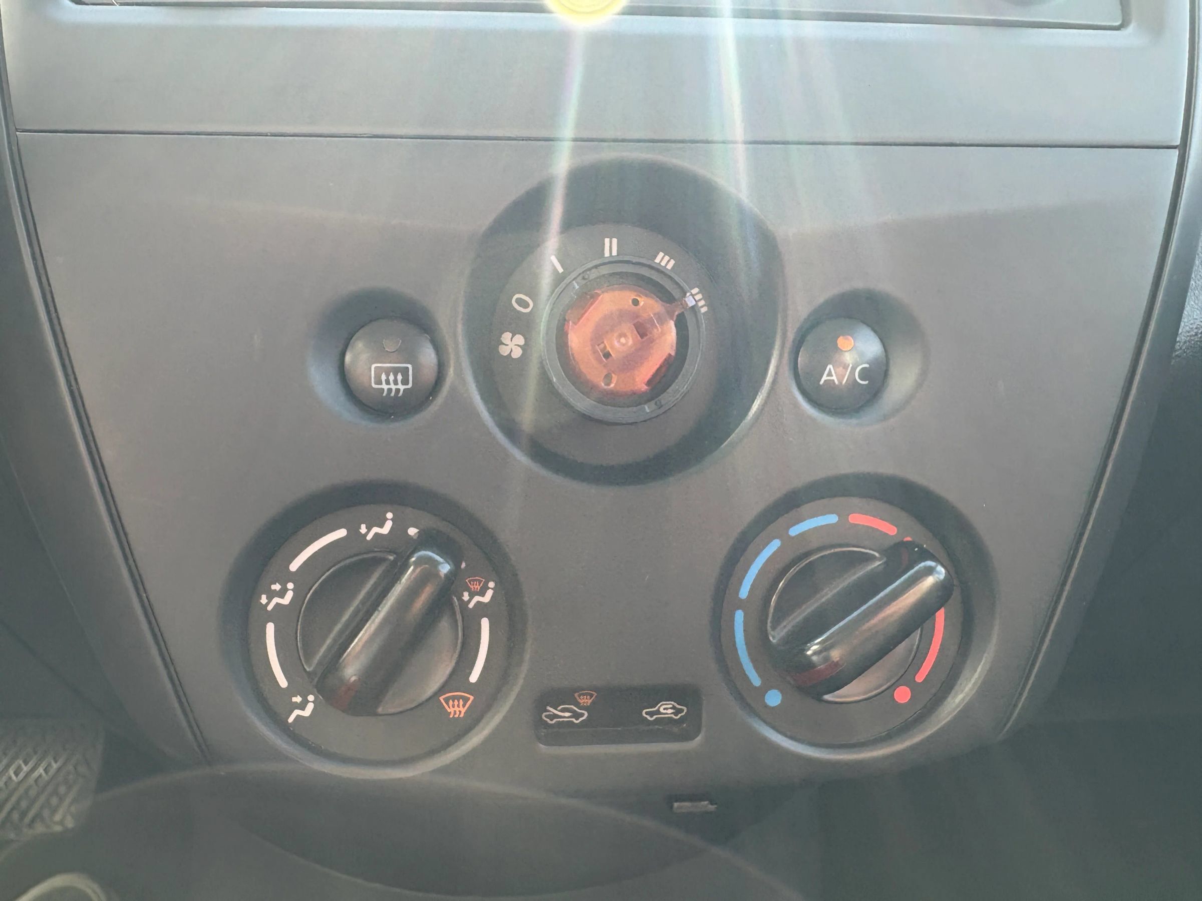 Used 2015 Nissan Versa S Plus FWD image 13