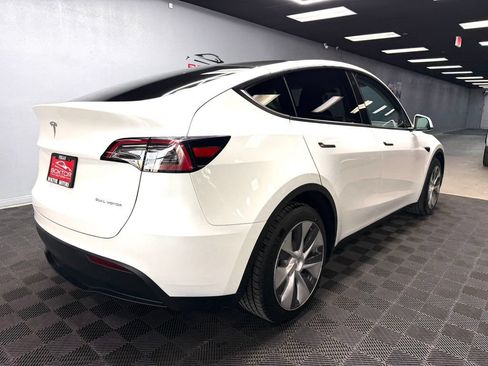 Used 2023 Tesla Model Y Long Range AWD/4WD image 14
