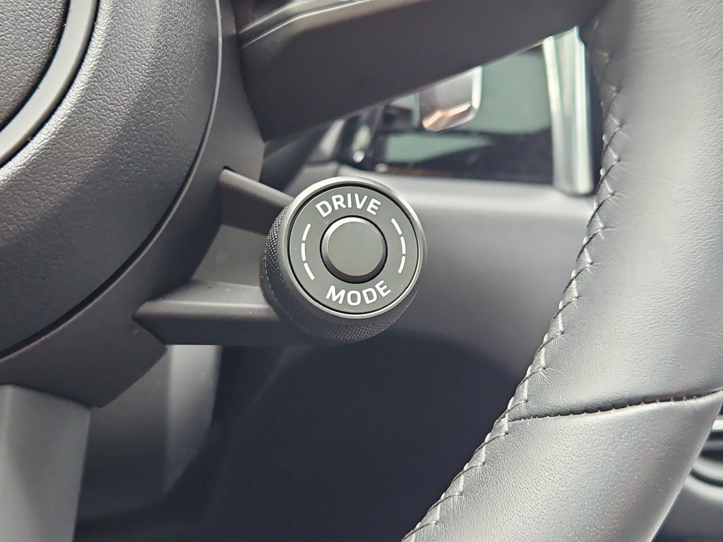 Certified 2026 Porsche Macan Turbo AWD/4WD image 20