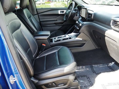 Used 2020 Ford Explorer XLT w/ Equipment Group 202A AWD/4WD image 61