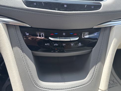 Used 2021 Cadillac XT5 Premium Luxury w/ LPO, Premium Carpet Package image 21