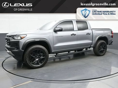 Used 2025 Chevrolet Colorado Trail Boss AWD/4WD image 4