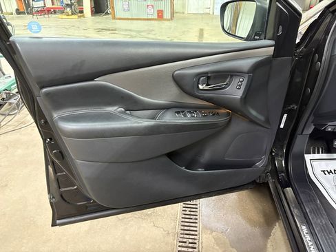 Used 2019 Nissan Murano SL image 9