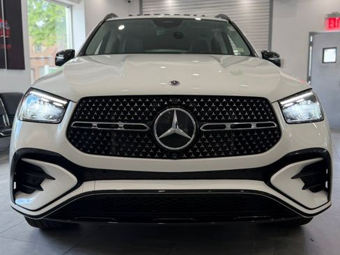Used 2024 Mercedes-Benz GLE 350 4MATIC w/ AMG Line Exterior image 2