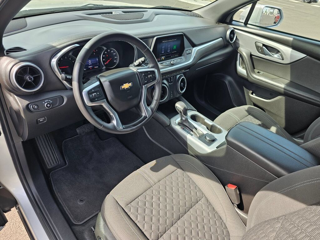 Used 2020 Chevrolet Blazer LT AWD/4WD image 2