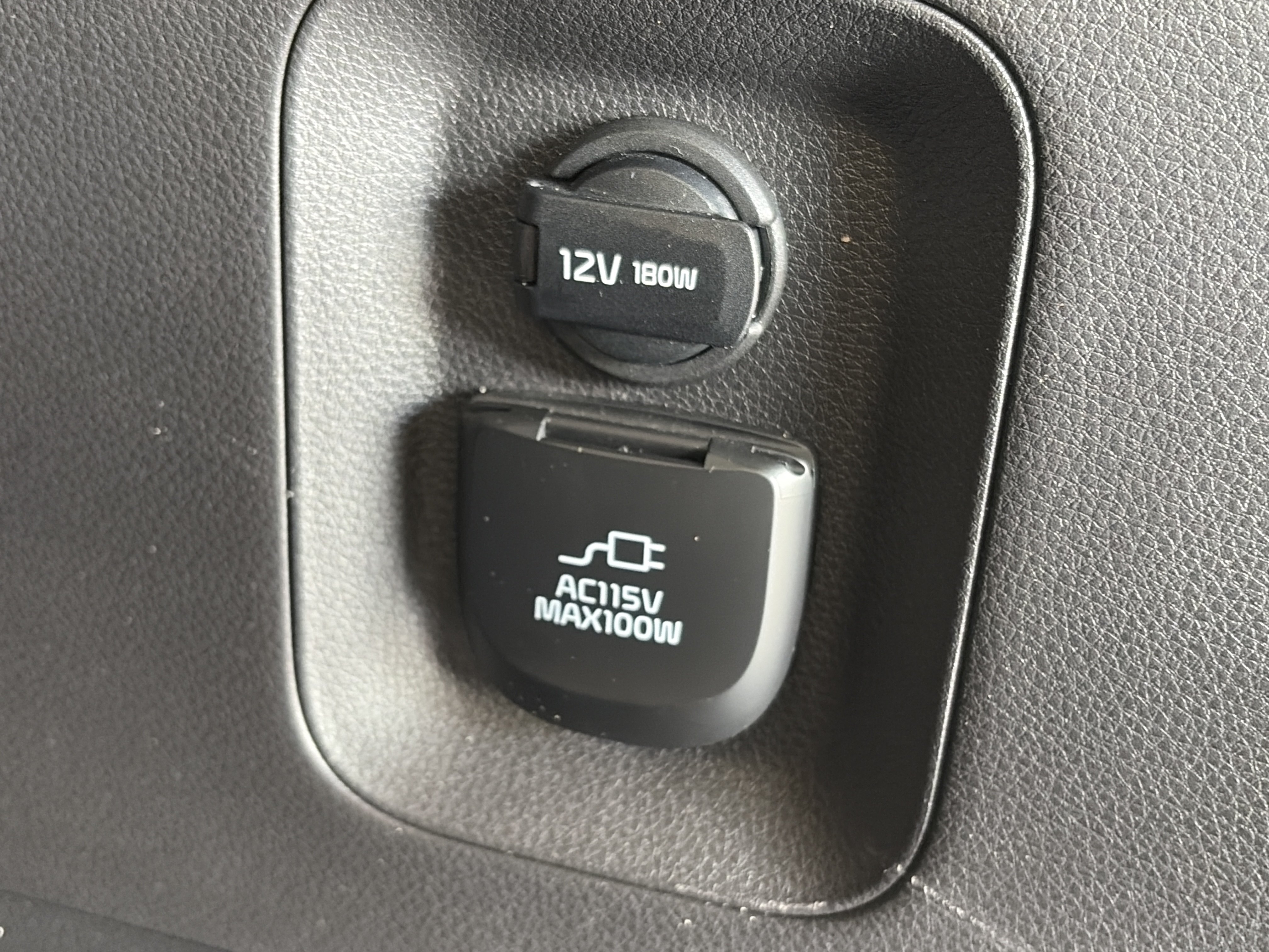 Certified 2024 Kia Carnival SX FWD image 17