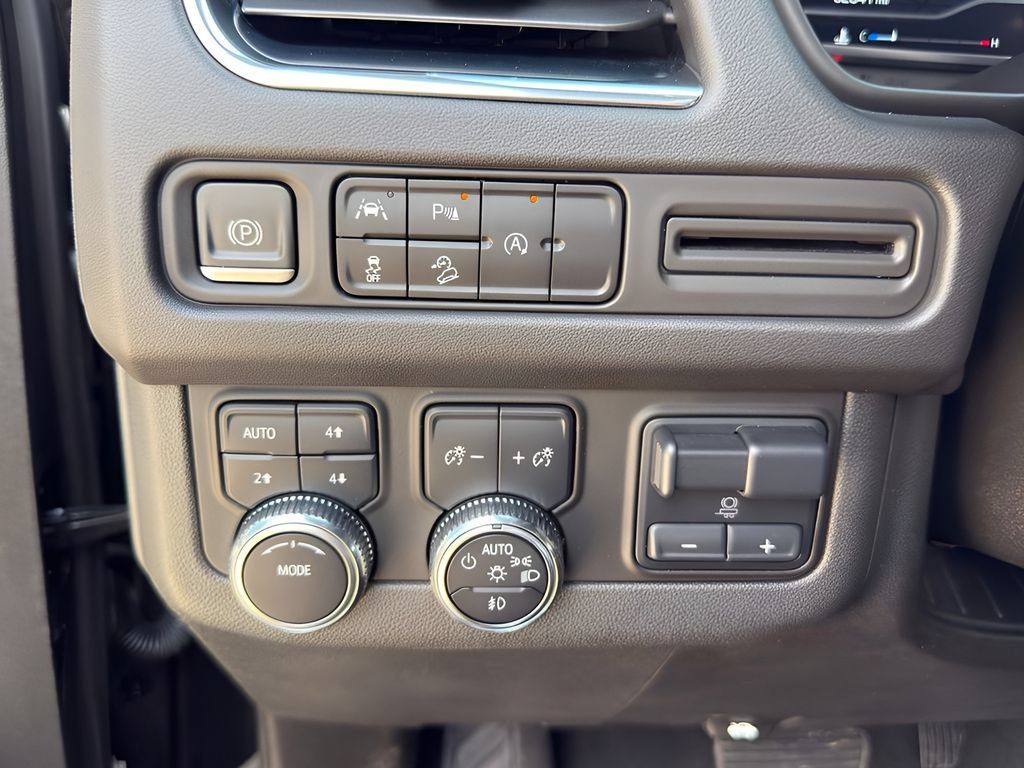 Used 2023 GMC Yukon AT4 w/ Max Trailering Package AWD/4WD image 20