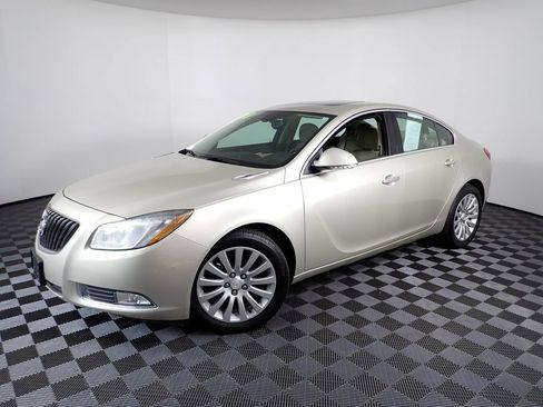 Used 2013 Buick Regal Premium FWD image 11
