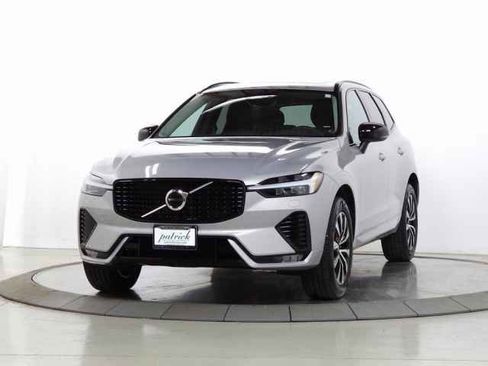 Used 2025 Volvo XC60 B5 Core w/ Protection Package Premier image 3