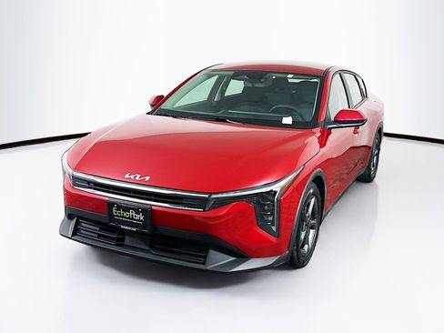 Used 2025 Kia K4 LXS image 3