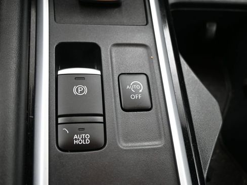 Used 2024 Nissan Pathfinder Platinum w/ Cargo Package AWD/4WD image 11
