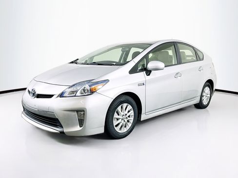 Used 2014 Toyota Prius Prime Plug-In Hybrid FWD image 3